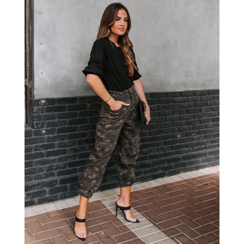 Move So Fast Pocketed Camo Pants Vici Collection